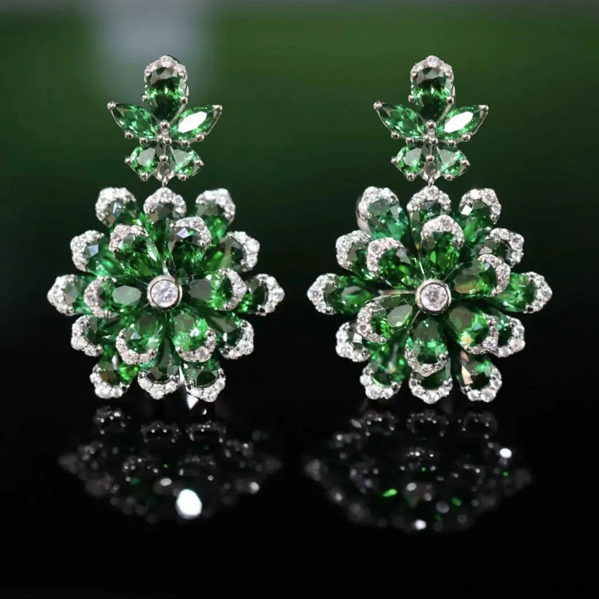 Foydjew New Flower-shaped Jewelry Sets Necklaces Luxury Royal Blue Pendant Earrings Simulated Emerald Color Treasure Rings