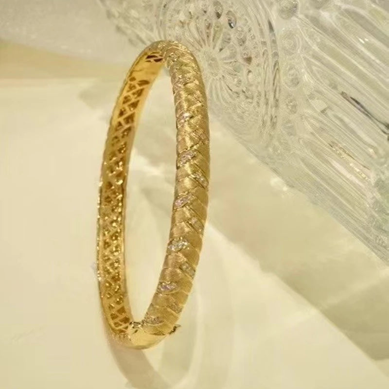 New European and American wire drawing technology Suisui Peace bracelet light luxury ring exquisite senior sense ladies party se