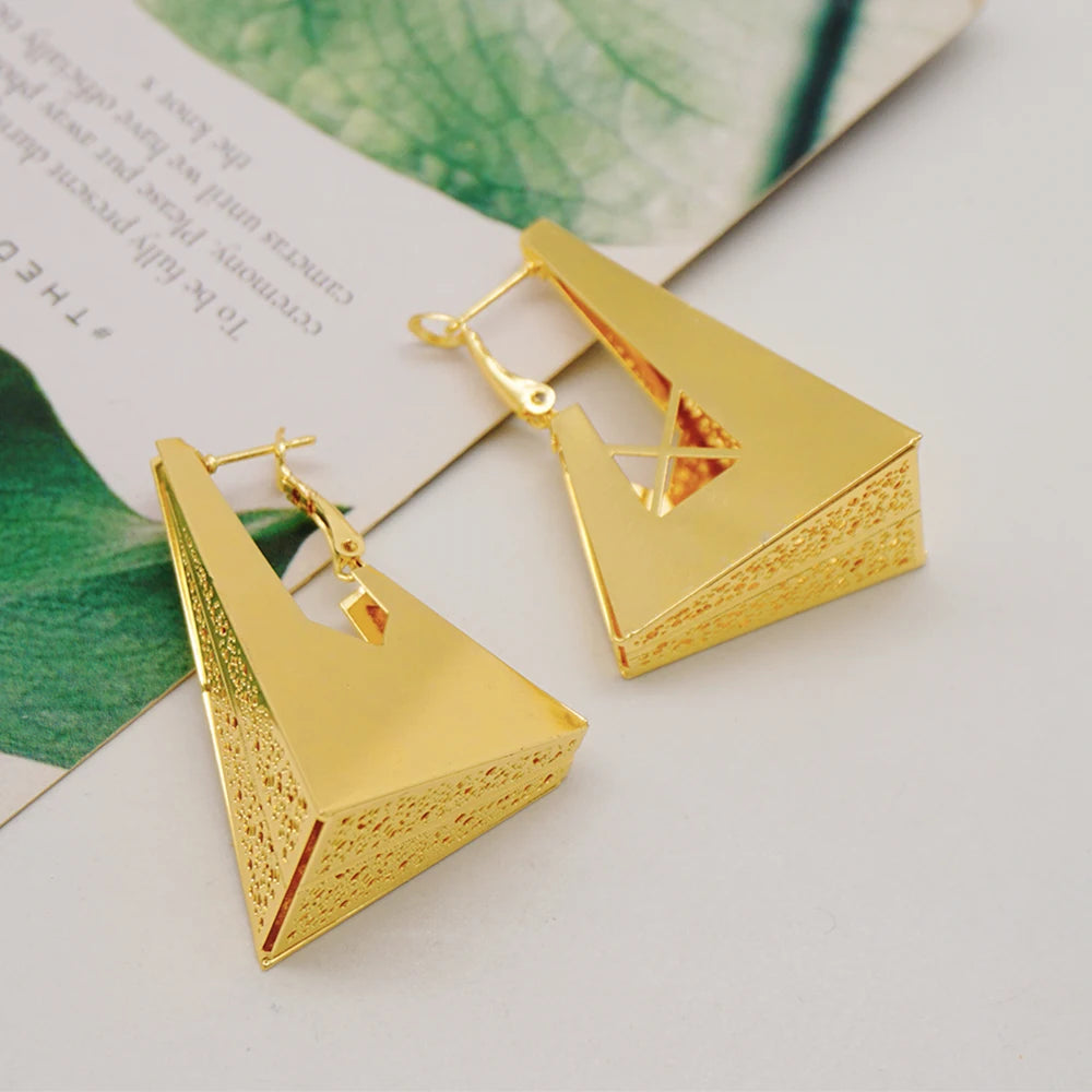 Fashion Dubai Jewelry Sets Gold Color Pendant Copper Classic Earrings Necklace For Women Daily Wear Party Anniversary Gifts