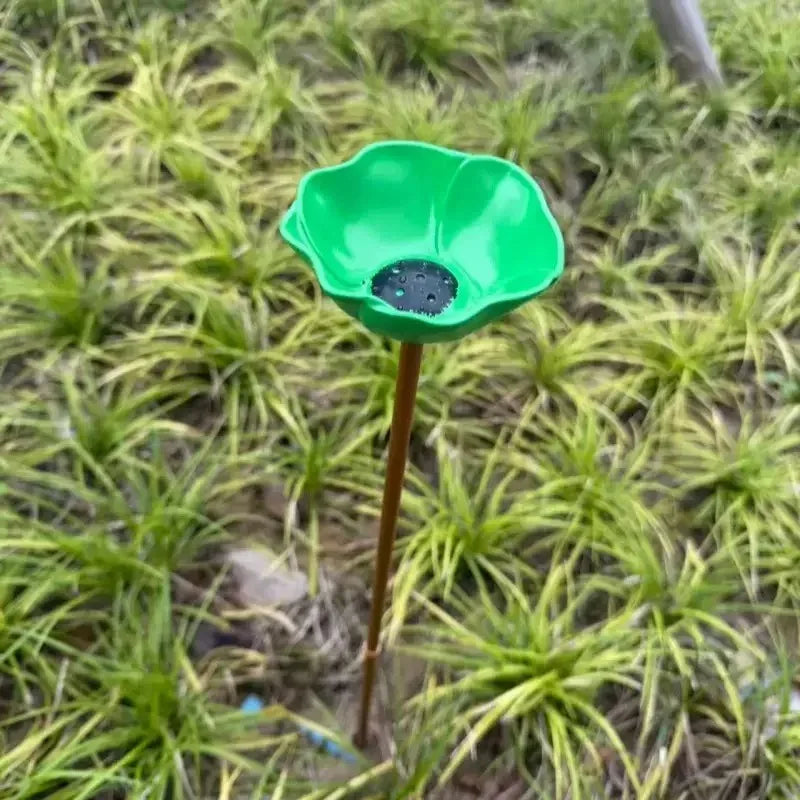 Garden Metal Flower Bird Bath Stake with Copper Bird Water Cleaner Disk Outdoor Yard Bird Water Bowl Bird Feeder Garden Ornament