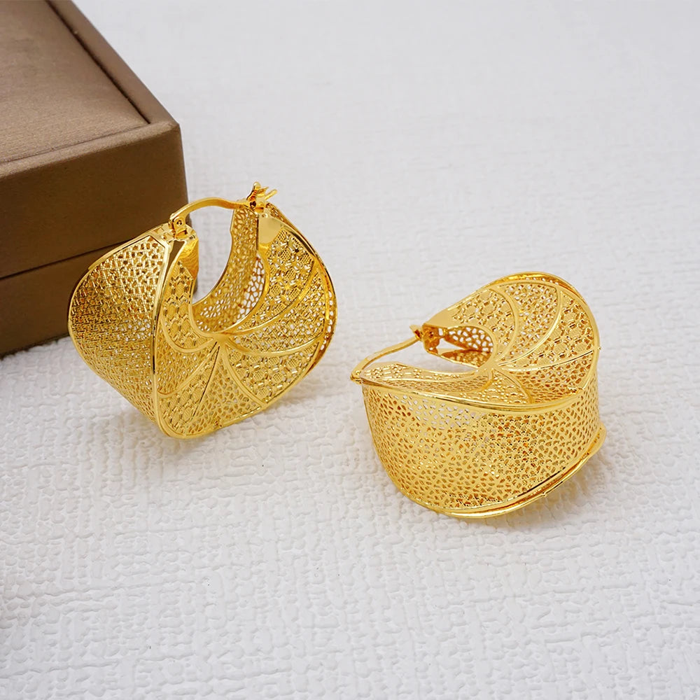 Fashion Dubai Jewelry Sets Gold Color Pendant Copper Classic Earrings Necklace For Women Daily Wear Party Anniversary Gifts