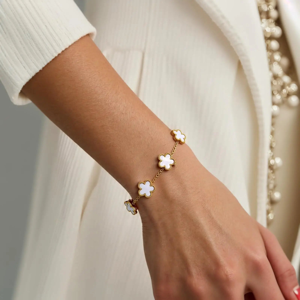 Fashion Flower Necklace Earrings Set Jewelry Women Stainless Steel White Shell Clover Bracelet Jewelry Accessories