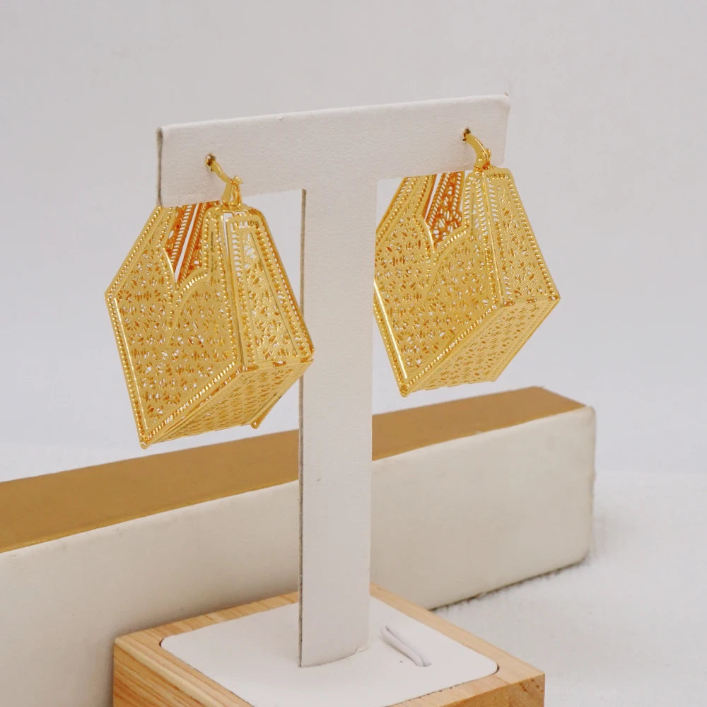 Fashion Dubai Jewelry Sets Gold Color Pendant Copper Classic Earrings Necklace For Women Daily Wear Party Anniversary Gifts