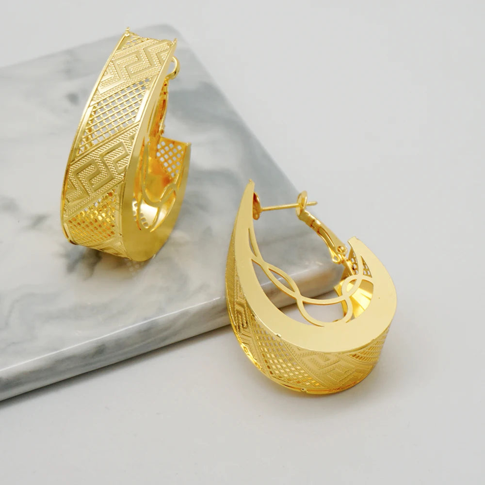Fashion Dubai Jewelry Sets Gold Color Pendant Copper Classic Earrings Necklace For Women Daily Wear Party Anniversary Gifts