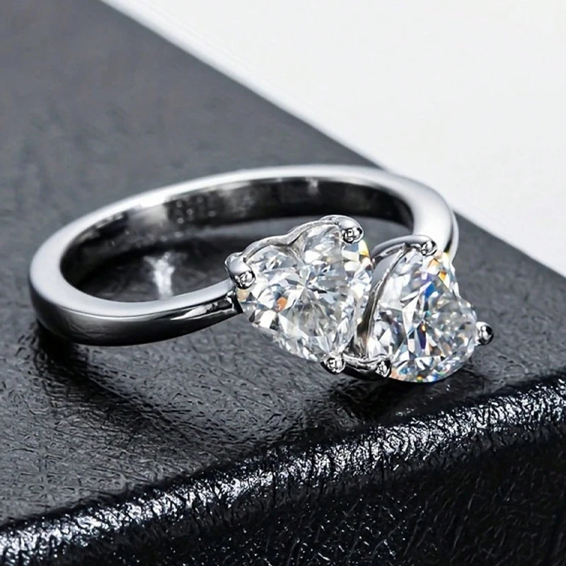 925 silver heart-shaped 2 carat moissanite adjustable ring is fashionable and simple, suitable for daily life and wedding
