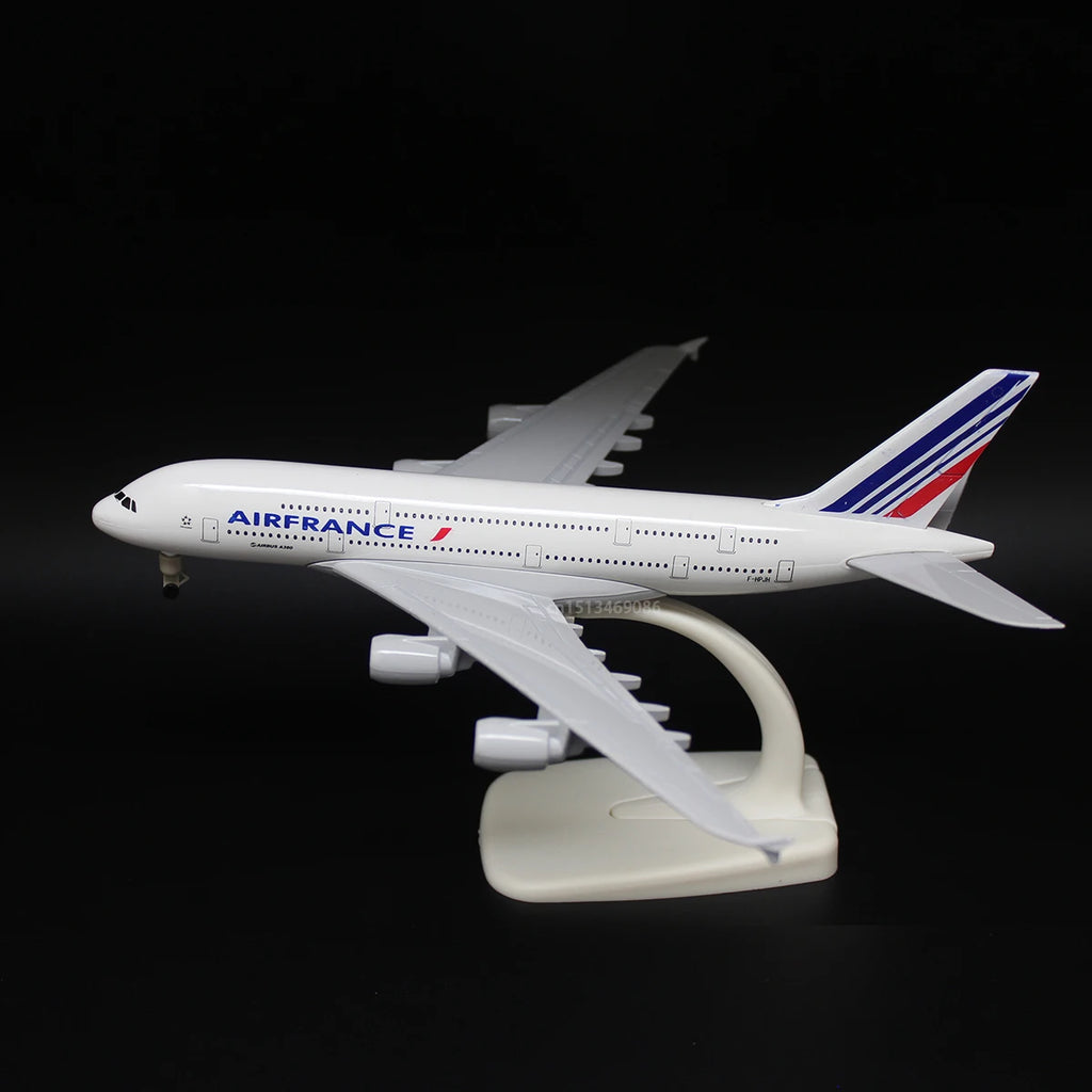 20CM 8inch Diecast Alloy Airlines A380 A350 A330 Beluga For Collection Friend Gift