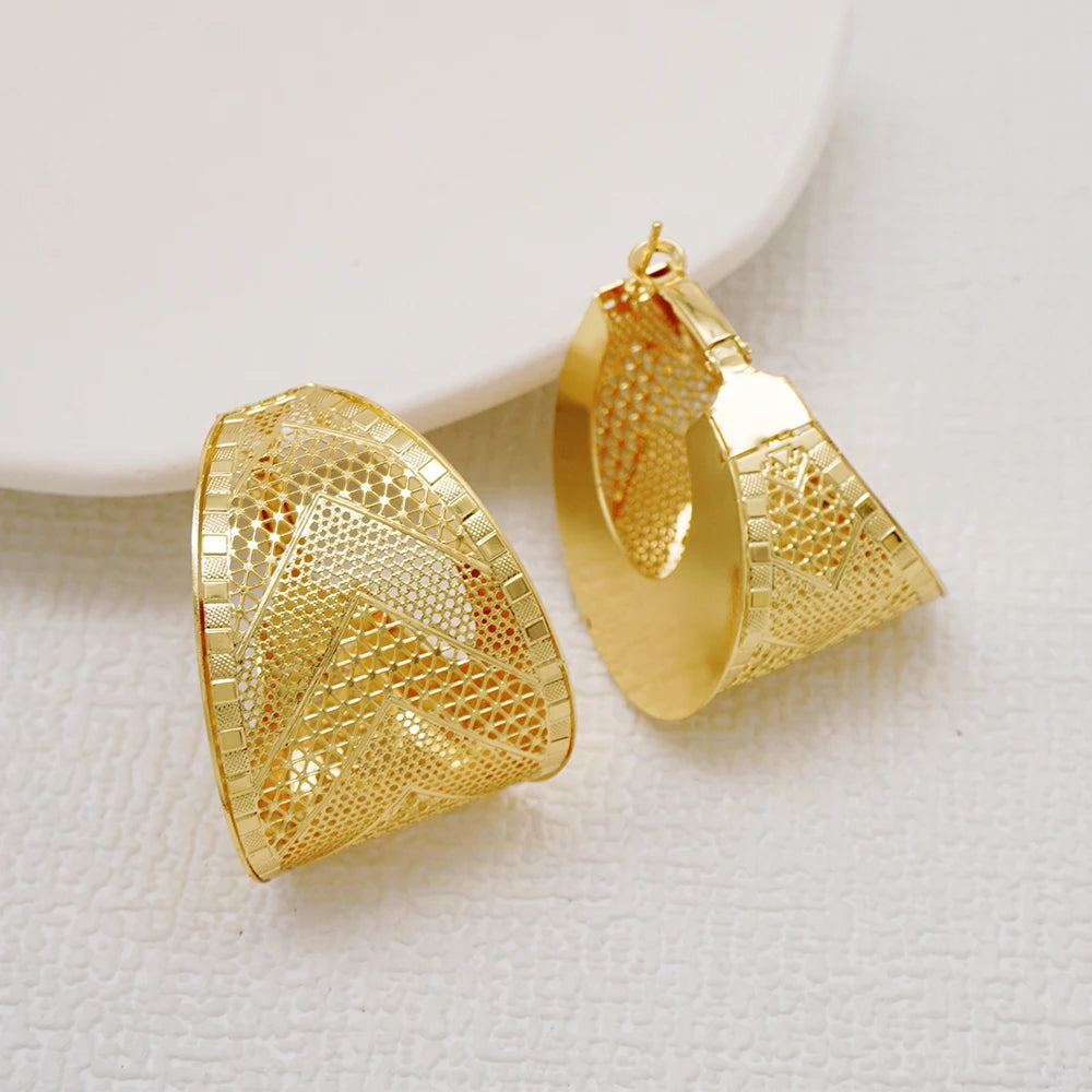 Fashion Dubai Jewelry Sets Gold Color Pendant Copper Classic Earrings Necklace For Women Daily Wear Party Anniversary Gifts