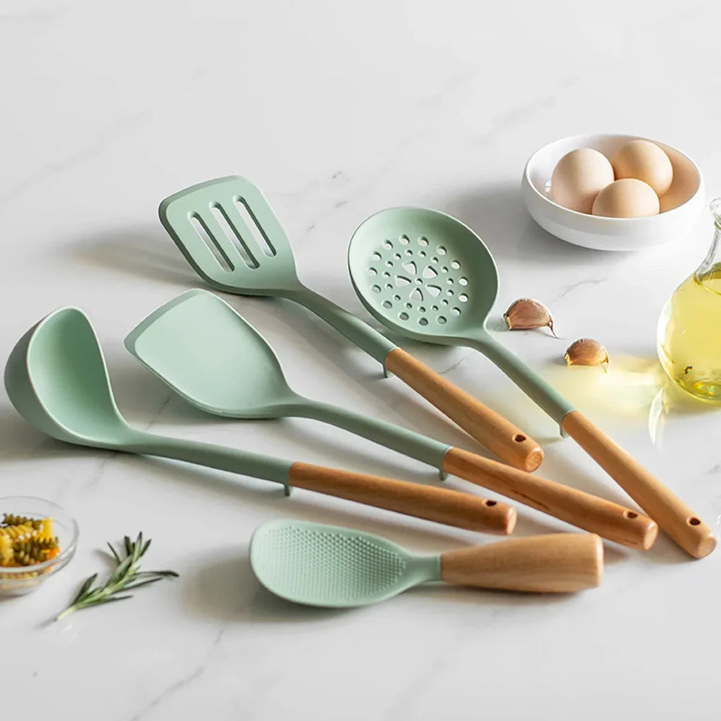 NEW Silicone Spatula Non Stick Pan Wooden Handle Silicone Vegetable Heat-resistant Silicone Cooking Spatula Spoon Kitchen Tool