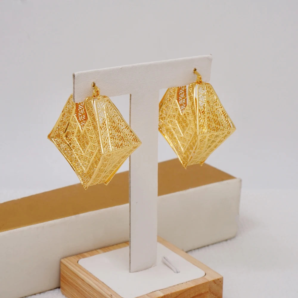 Fashion Dubai Jewelry Sets Gold Color Pendant Copper Classic Earrings Necklace For Women Daily Wear Party Anniversary Gifts