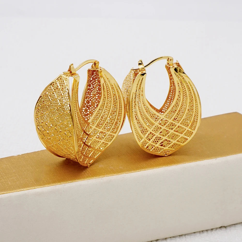 Fashion Dubai Jewelry Sets Gold Color Pendant Copper Classic Earrings Necklace For Women Daily Wear Party Anniversary Gifts