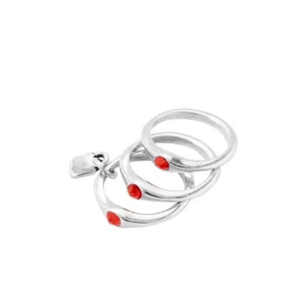 2025 best-selling fashion niche design triple layered ring with retro metallic style, classic and versatile