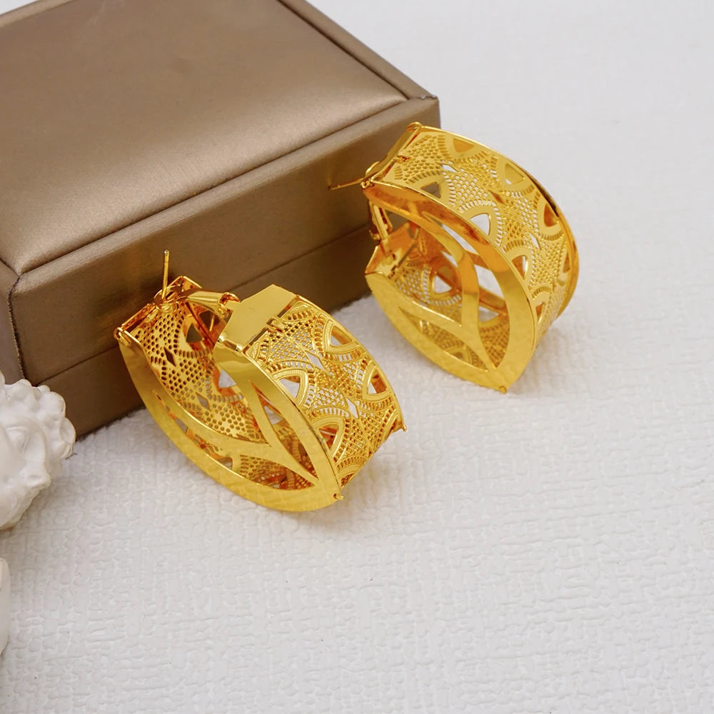Fashion Dubai Jewelry Sets Gold Color Pendant Copper Classic Earrings Necklace For Women Daily Wear Party Anniversary Gifts