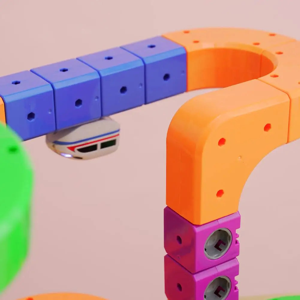 Children Magic Track Train Electric Assembled Building Blocks Magnetic Rail Car Maze Educational Toys Magnetic Assembly Train