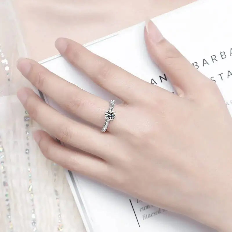 1.0 Carat Simple Design Moissanite Ring with 4 Claw S925 Sterling Silver Women's Engagement Band Fashion Fine Jewelry Gift