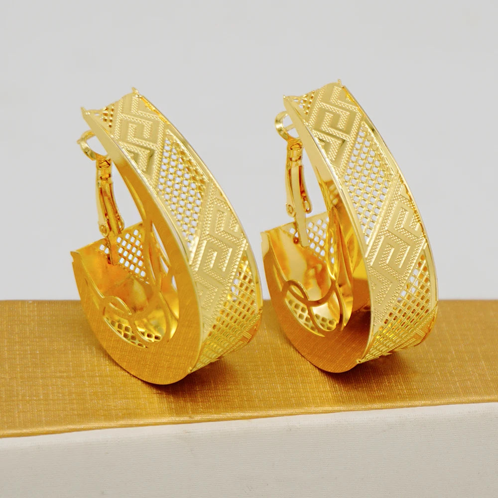 Fashion Dubai Jewelry Sets Gold Color Pendant Copper Classic Earrings Necklace For Women Daily Wear Party Anniversary Gifts