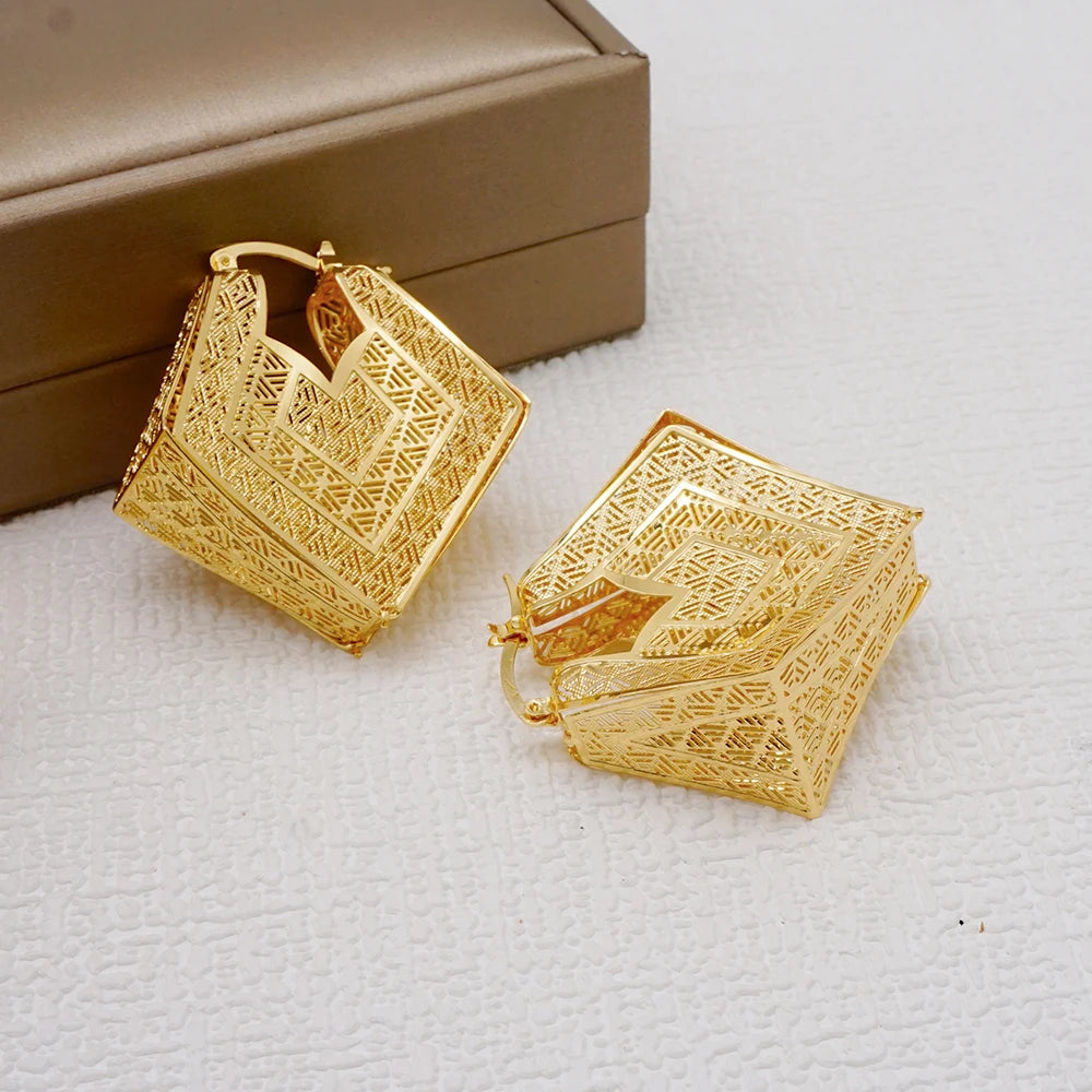 Fashion Dubai Jewelry Sets Gold Color Pendant Copper Classic Earrings Necklace For Women Daily Wear Party Anniversary Gifts