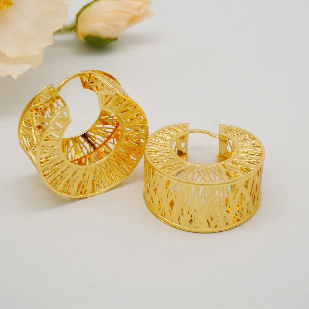 Fashion Dubai Jewelry Sets Gold Color Pendant Copper Classic Earrings Necklace For Women Daily Wear Party Anniversary Gifts