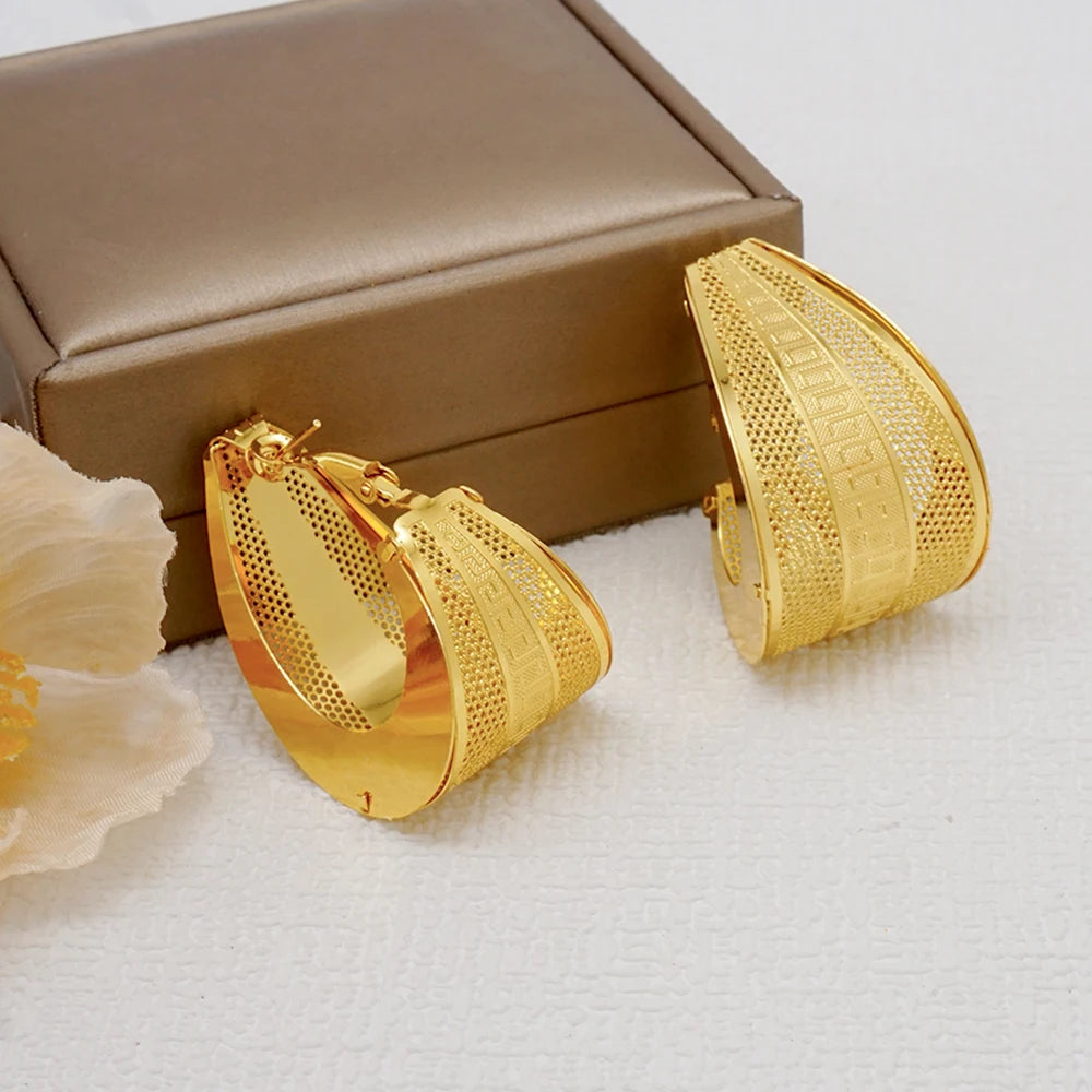 Fashion Dubai Jewelry Sets Gold Color Pendant Copper Classic Earrings Necklace For Women Daily Wear Party Anniversary Gifts