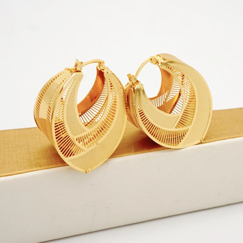 Fashion Dubai Jewelry Sets Gold Color Pendant Copper Classic Earrings Necklace For Women Daily Wear Party Anniversary Gifts