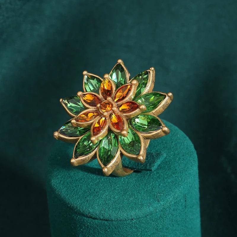 Vintage Elegant Large Flower Rings for Women Luxury Designer Colorful Rhinestones Rose Camellia Bee Antique Jewelry Wedding