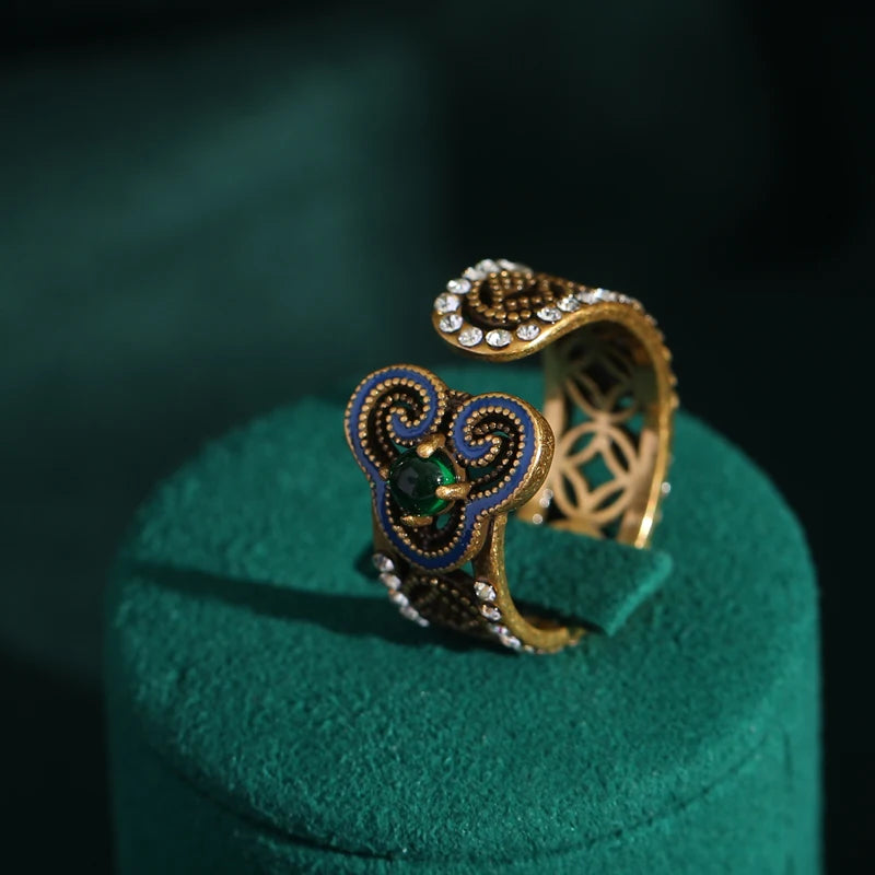 Elegant Vintage Rings for Women Copper Antique Gold Color Oval Crystal Emerald Round Natural Stone Designer Retro Jewelry