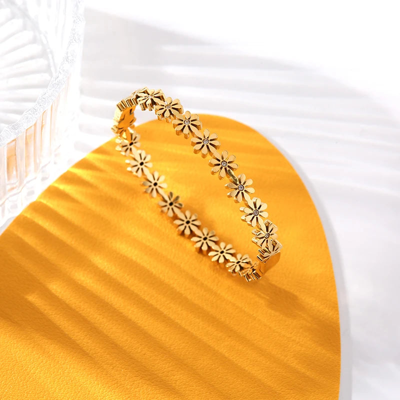 GANEMLY 316L Stainless Steel Daisy Flowers Necklace Earrings Bracelets For Women Fashion Waterproof Jewelry 4-Set Lady Gift