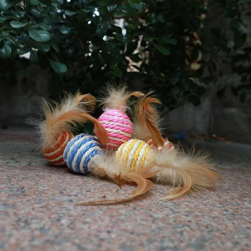 Pet Cat Toys Sisal Feather Ball Cat Scratch Ball Toys Pet Supplies Random Color  игрушки для кошек