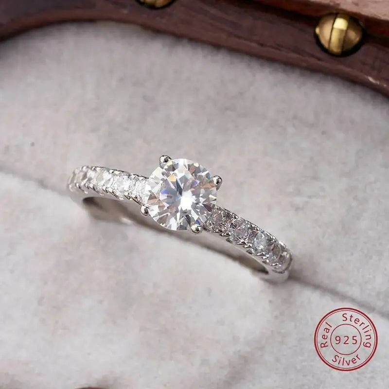 1.0 Carat Simple Design Moissanite Ring with 4 Claw S925 Sterling Silver Women's Engagement Band Fashion Fine Jewelry Gift