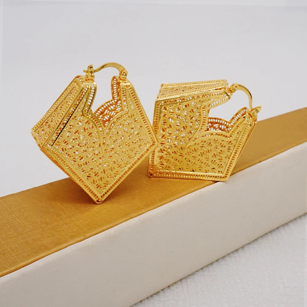 Fashion Dubai Jewelry Sets Gold Color Pendant Copper Classic Earrings Necklace For Women Daily Wear Party Anniversary Gifts
