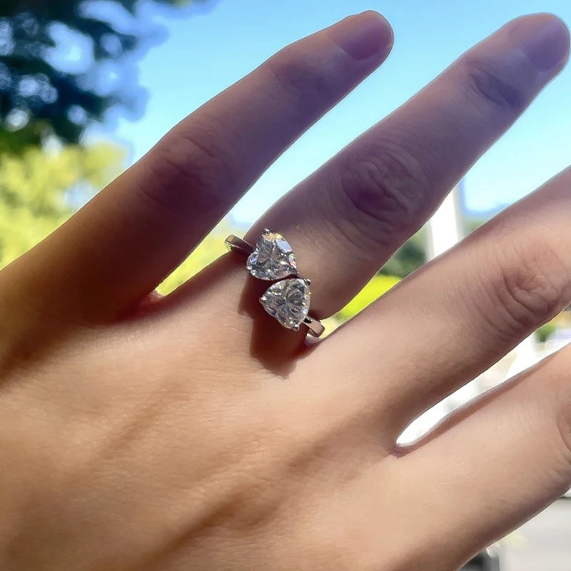 925 silver heart-shaped 2 carat moissanite adjustable ring is fashionable and simple, suitable for daily life and wedding