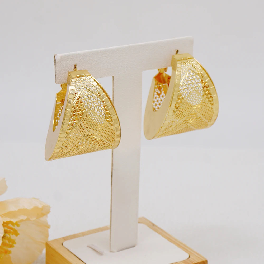 Fashion Dubai Jewelry Sets Gold Color Pendant Copper Classic Earrings Necklace For Women Daily Wear Party Anniversary Gifts