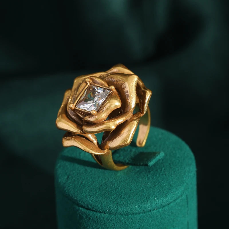 Vintage Elegant Large Flower Rings for Women Luxury Designer Colorful Rhinestones Rose Camellia Bee Antique Jewelry Wedding