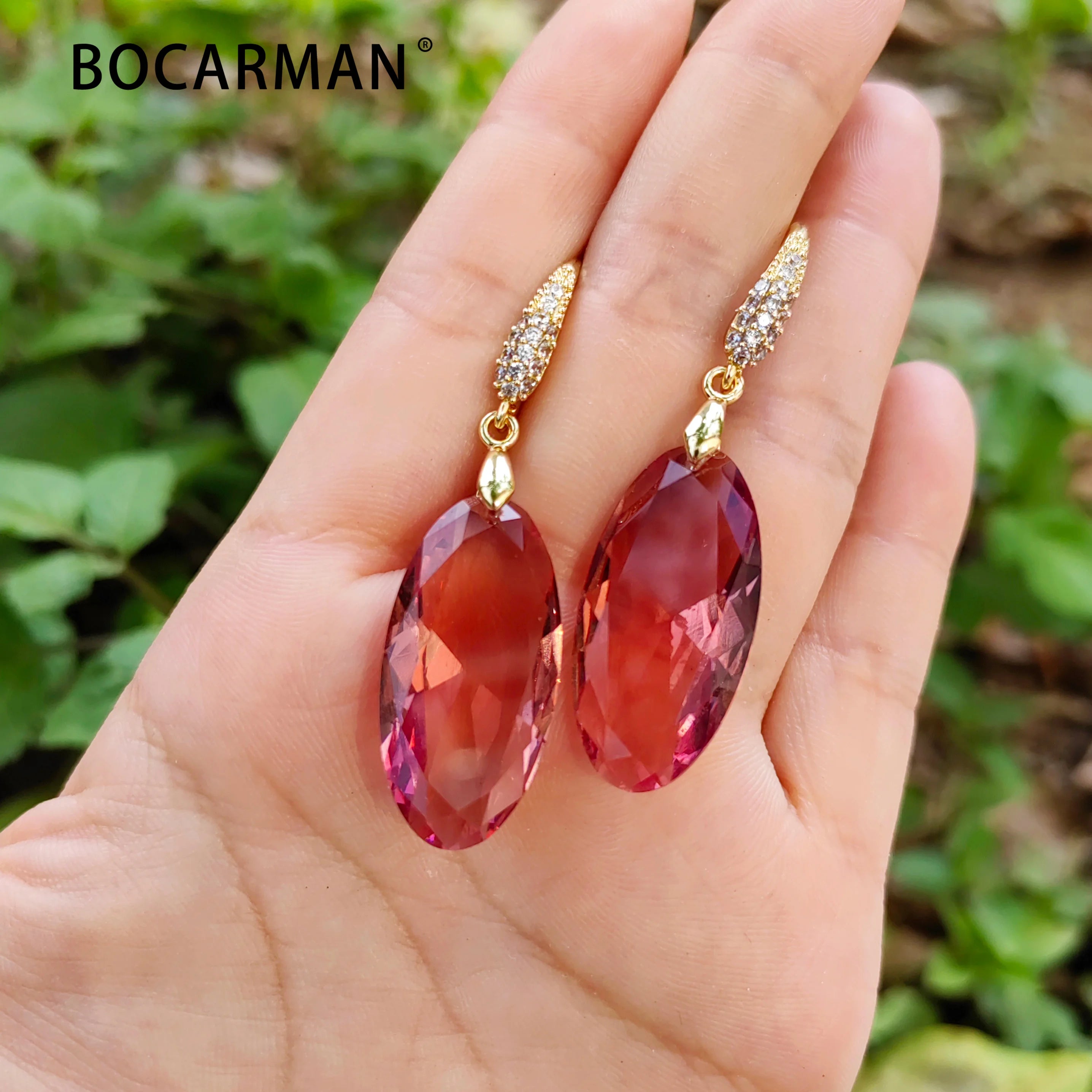 BOCARMAN Synthetic Zultanite Color Changing Pendant Necklace for Women Elongated Oval Cut Gemstone Light Sensitive Statement