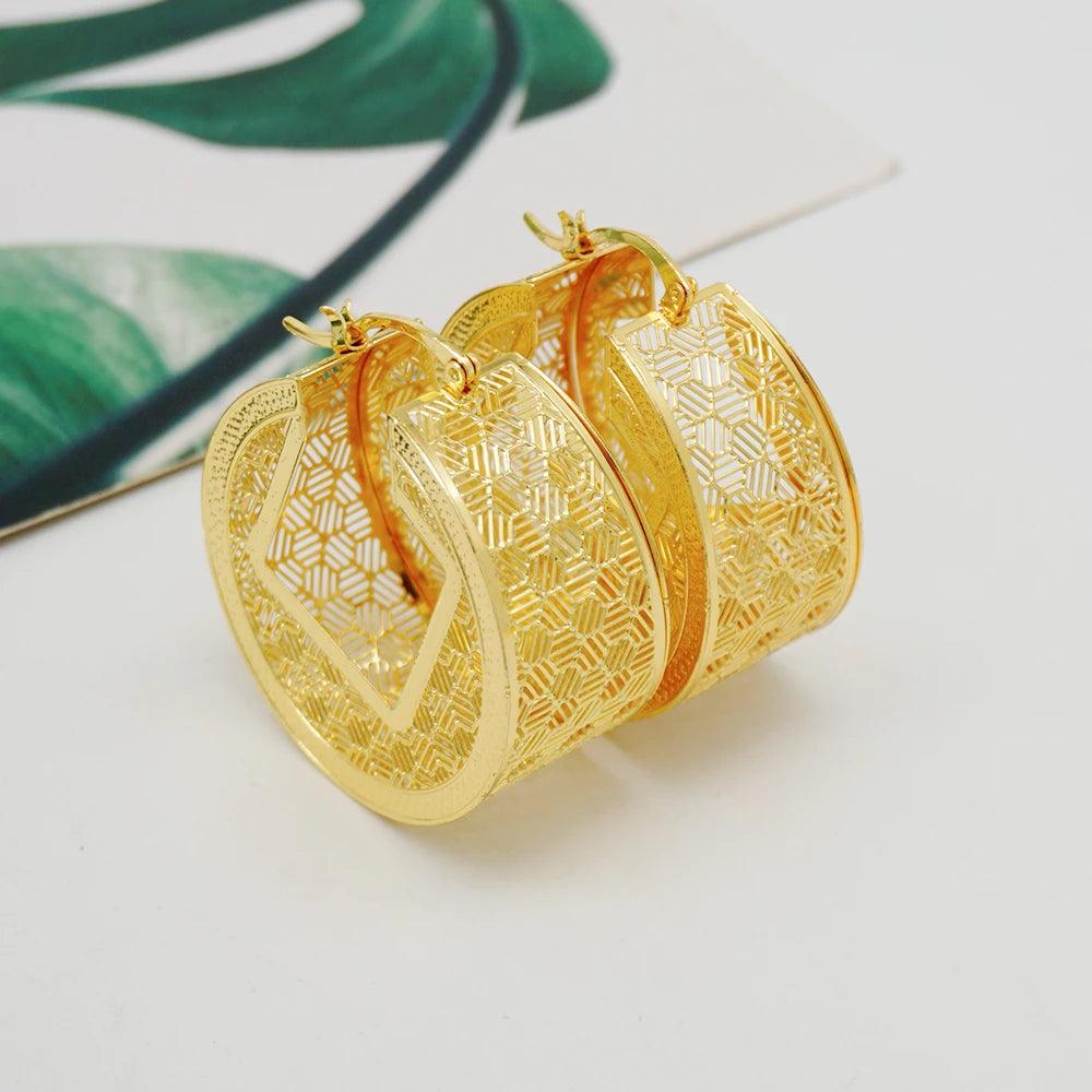 Fashion Dubai Jewelry Sets Gold Color Pendant Copper Classic Earrings Necklace For Women Daily Wear Party Anniversary Gifts