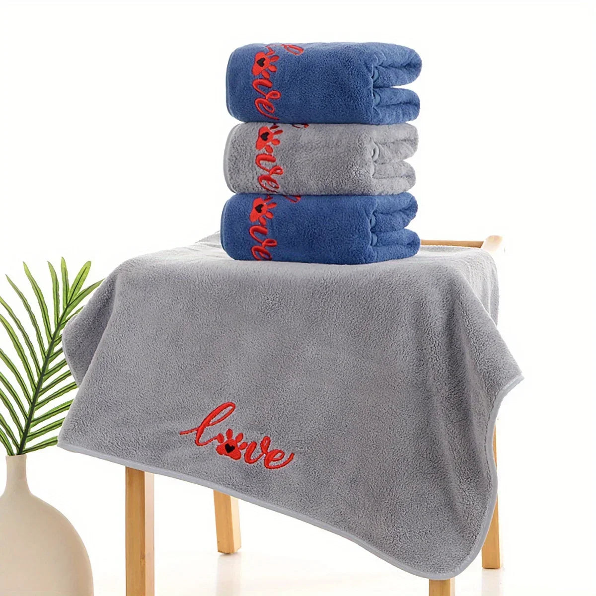 Quick Drying Dog and Cat Towels Soft Fiber Towels Bath Towel Pet Bathrobe Covenient  Cleaning Towel Pet Supplies