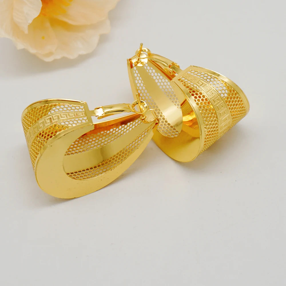Fashion Dubai Jewelry Sets Gold Color Pendant Copper Classic Earrings Necklace For Women Daily Wear Party Anniversary Gifts