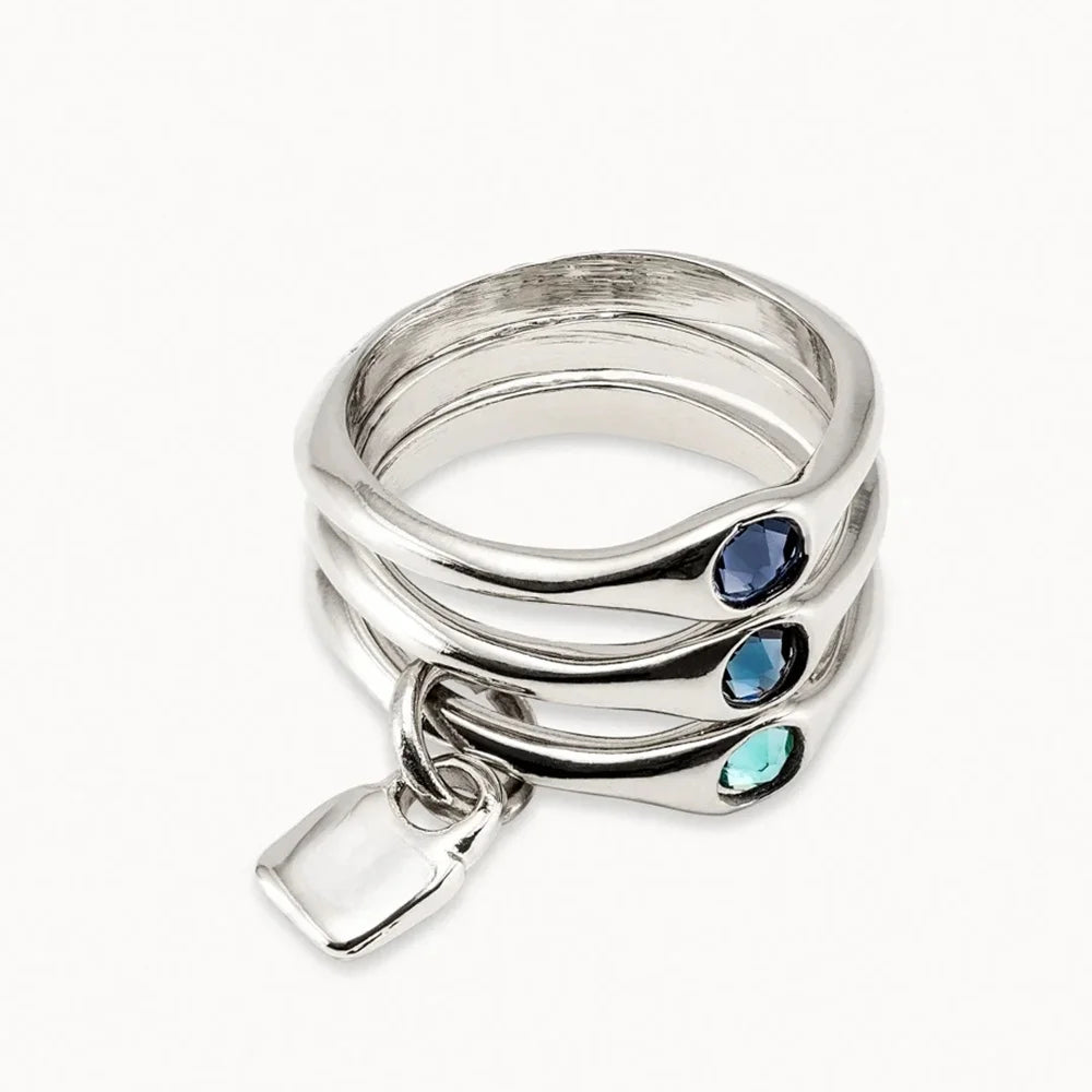 2025 best-selling fashion niche design triple layered ring with retro metallic style, classic and versatile