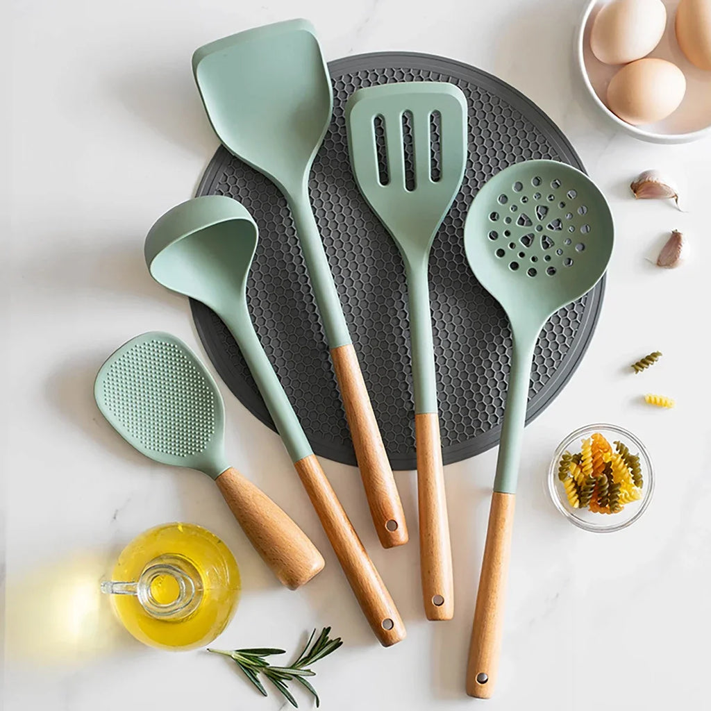 NEW Silicone Spatula Non Stick Pan Wooden Handle Silicone Vegetable Heat-resistant Silicone Cooking Spatula Spoon Kitchen Tool