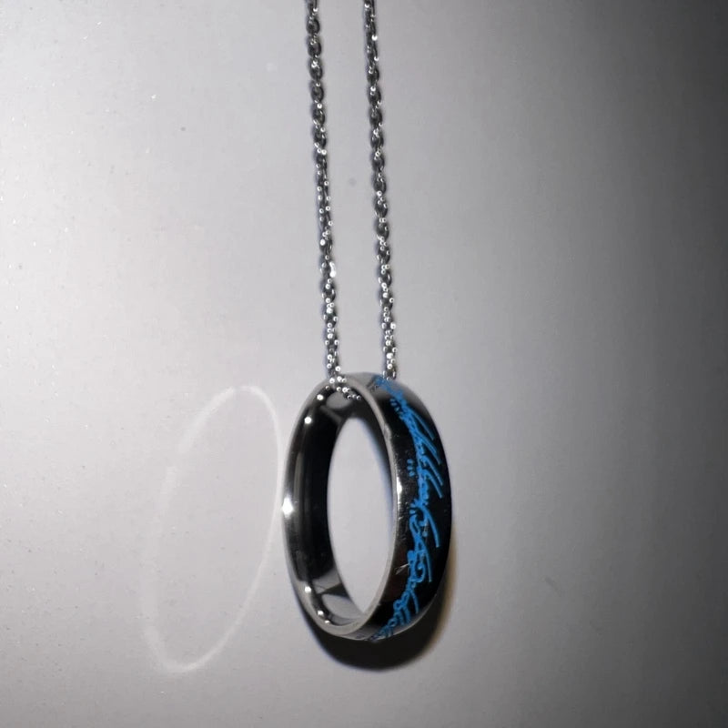 Lord of the one Rings thick chain advanced pearl chain movie with the same necklace ring hip-hop 3D carving inside and outside.