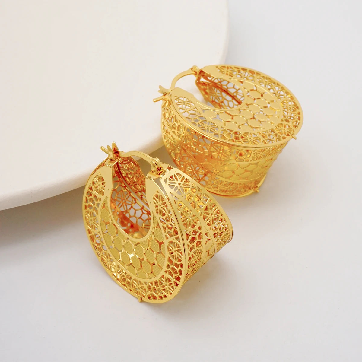 Fashion Dubai Jewelry Sets Gold Color Pendant Copper Classic Earrings Necklace For Women Daily Wear Party Anniversary Gifts