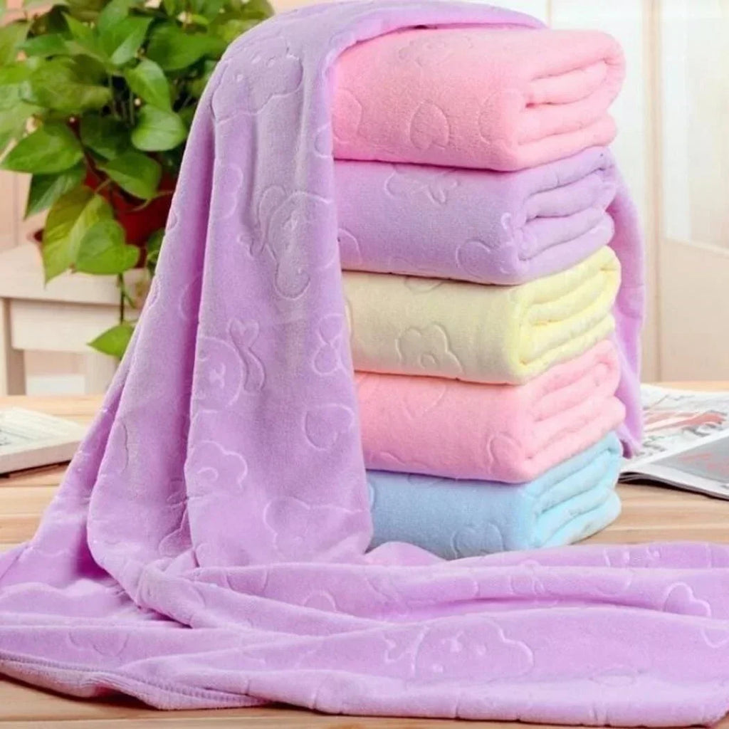 Quick Drying Dog and Cat Towels Soft Fiber Towels Absorbent Bath Towel Pet Bathrobe Convenient Cleaning Towel Pet Supplies